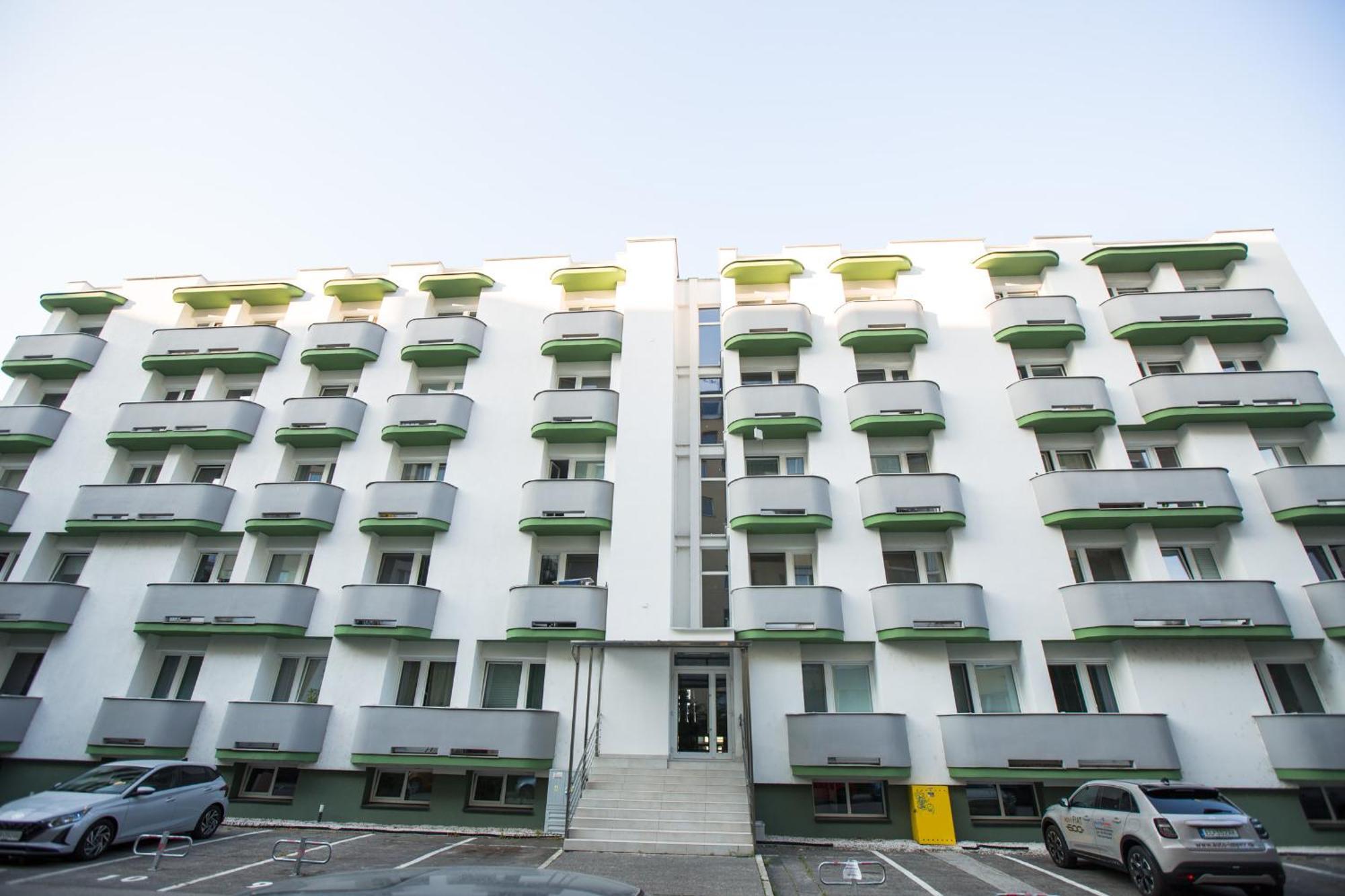 Apartment Near The Ondrej Nepela Winter Stadium براتسيلافا المظهر الخارجي الصورة